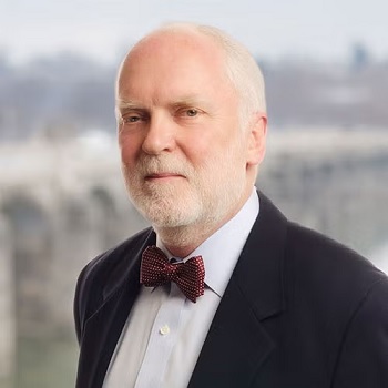 Thomas Schmidt Headshot